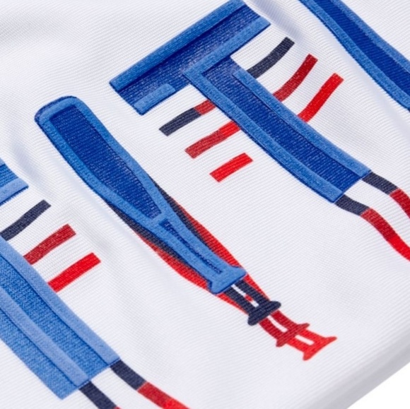 Reebok Solid Graphic Tee - Picture 2 of 8